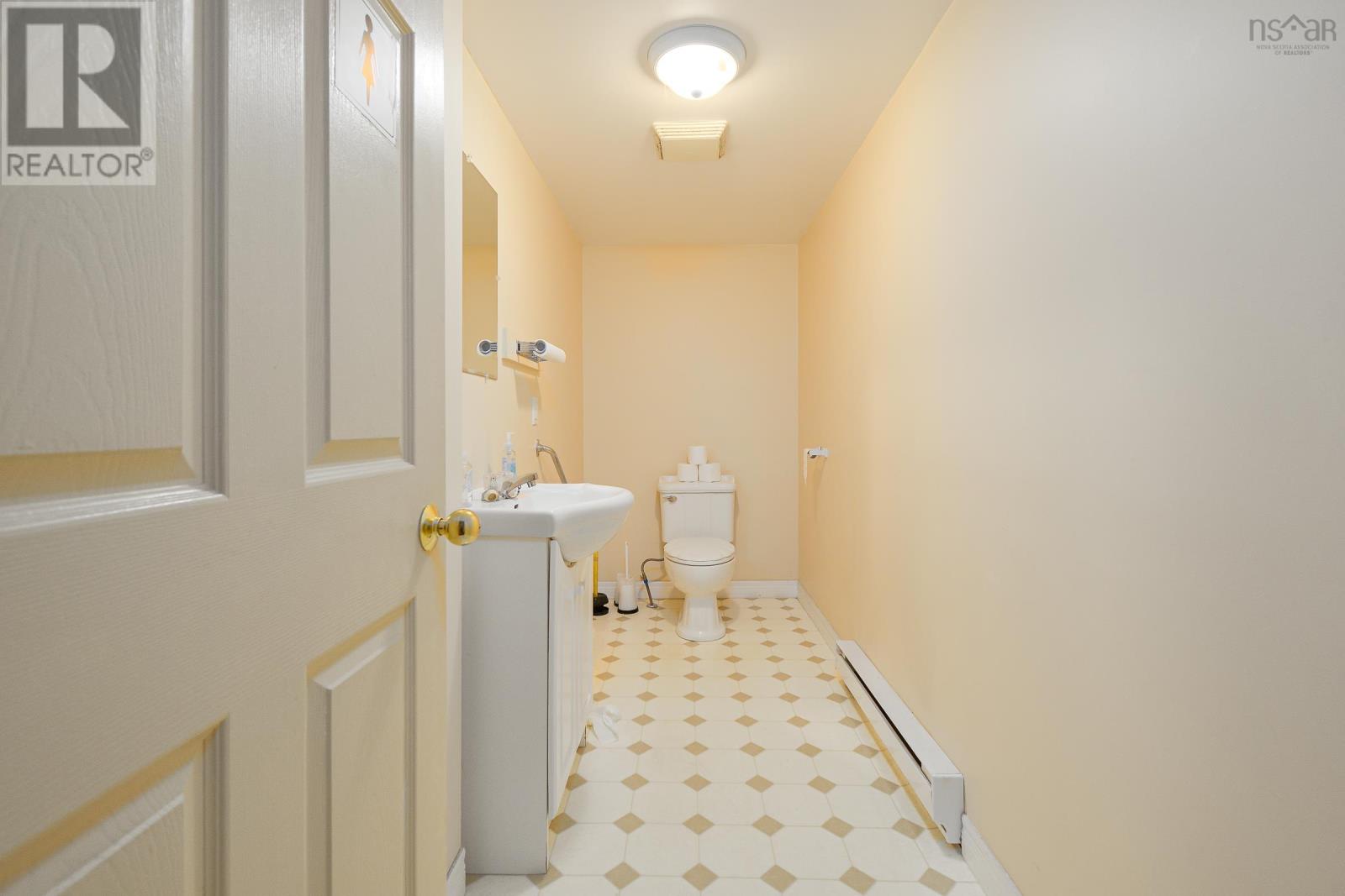 270 Commercial Street, Glace Bay, Nova Scotia  B1A 6B4 - Photo 44 - 202500199