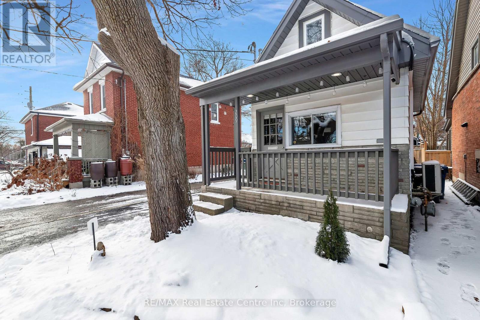 209 Stevenson Street S, Guelph (St. Patrick's Ward), Ontario  N1E 5N8 - Photo 2 - X11908141