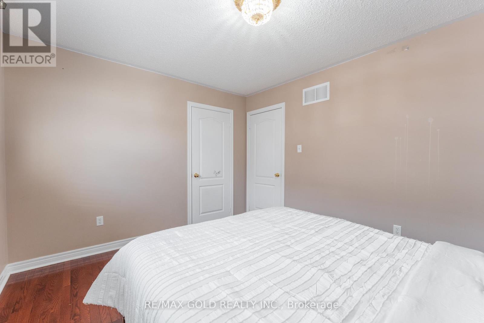 16 Runnymede Crescent, Brampton, Ontario  L6R 0L3 - Photo 10 - W11908151