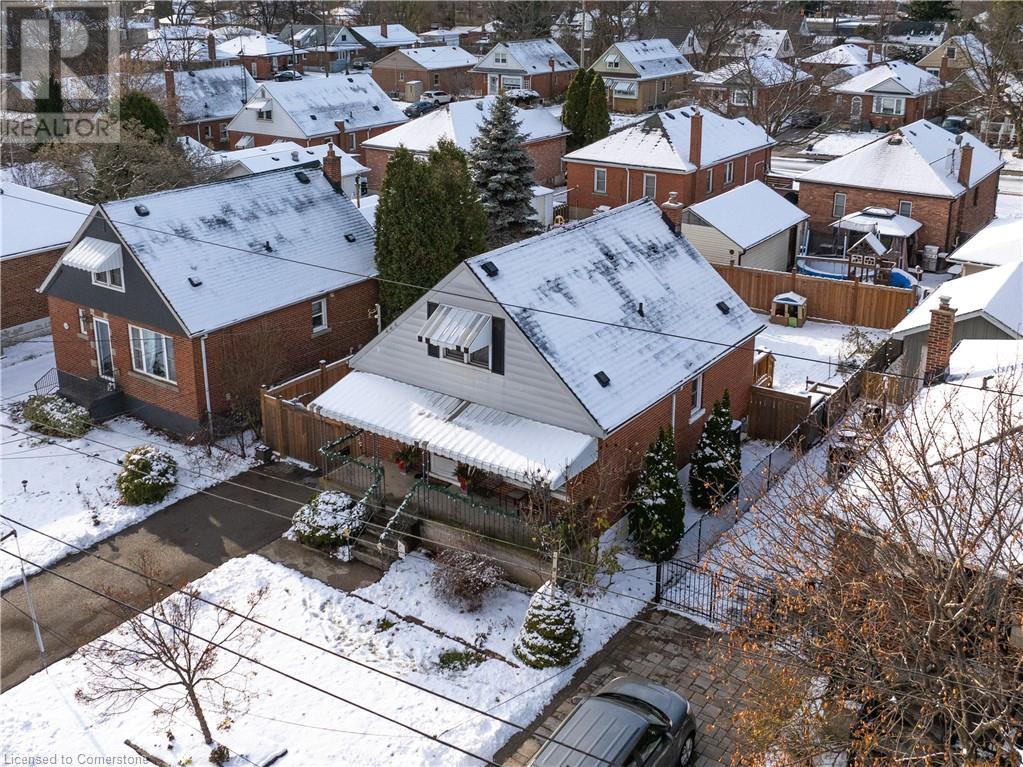 124 East 43rd Street, Hamilton, Ontario  L8T 3B9 - Photo 4 - 40683895