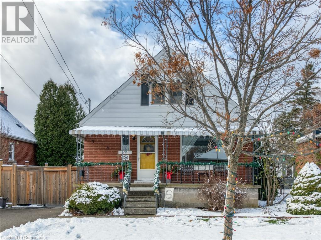 124 East 43rd Street, Hamilton, Ontario  L8T 3B9 - Photo 2 - 40683895