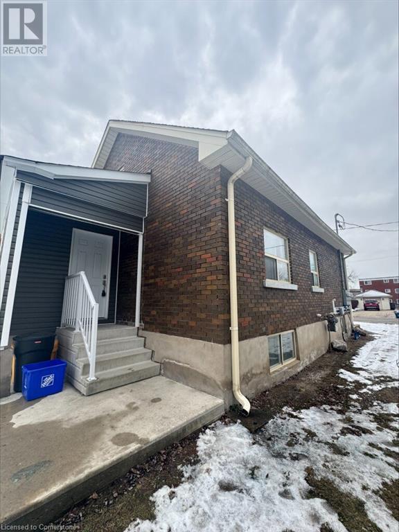 67 Ross Avenue, Kitchener, Ontario  N2A 1V2 - Photo 2 - 40687790