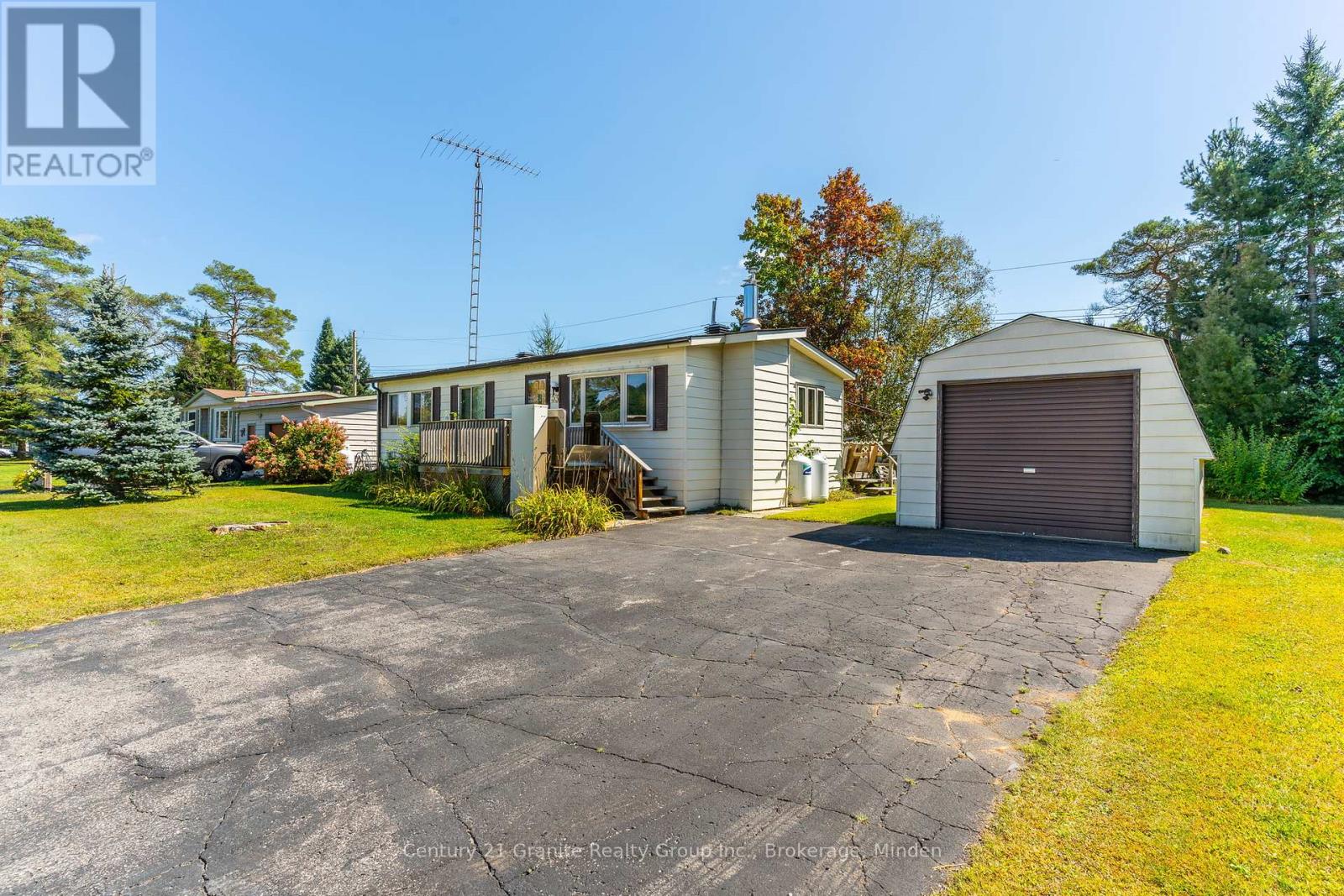 1034 Eighth Lane, Minden Hills, Ontario  K0M 2K0 - Photo 2 - X10436984