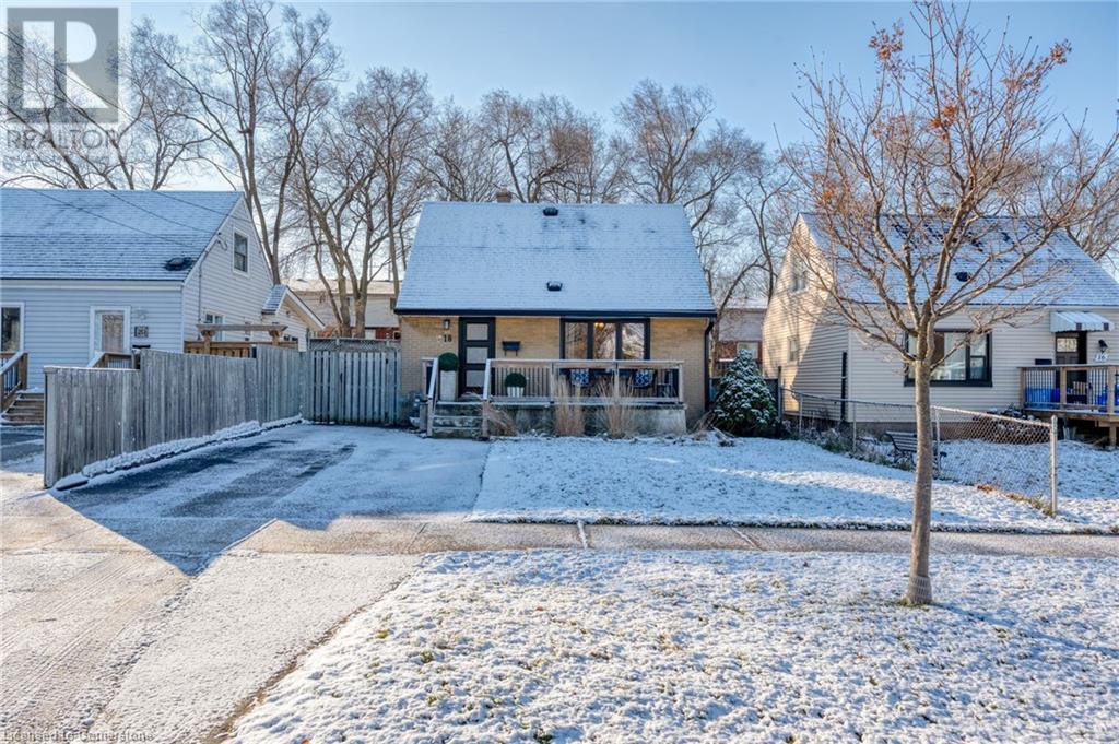18 MARTHA Street, Hamilton, Ontario