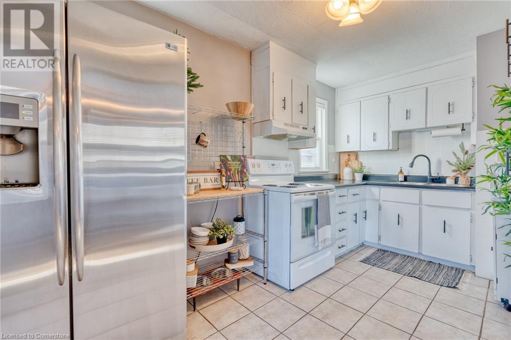 18 Martha Street, Hamilton, Ontario  L8H 2B7 - Photo 5 - 40687841