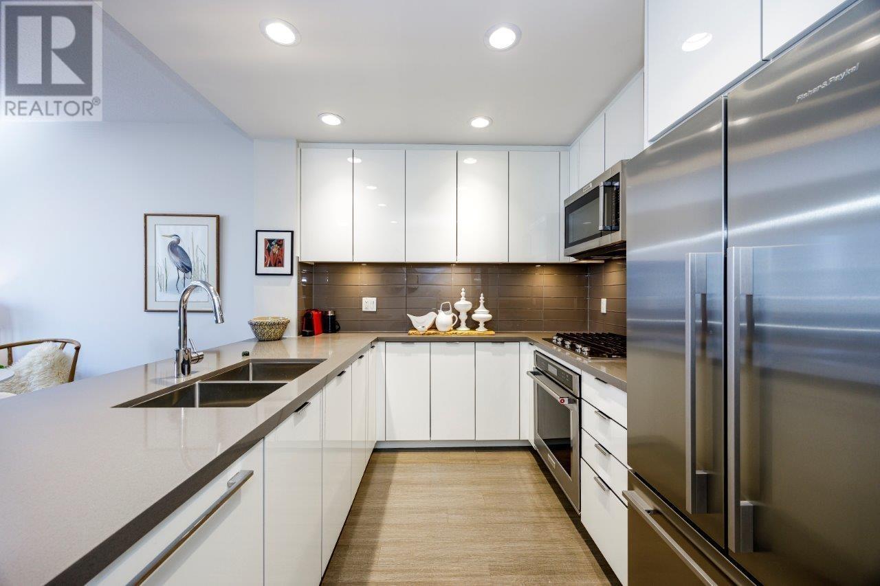 426 255 W 1st Street, North Vancouver, British Columbia  V7M 3G8 - Photo 1 - R2952561