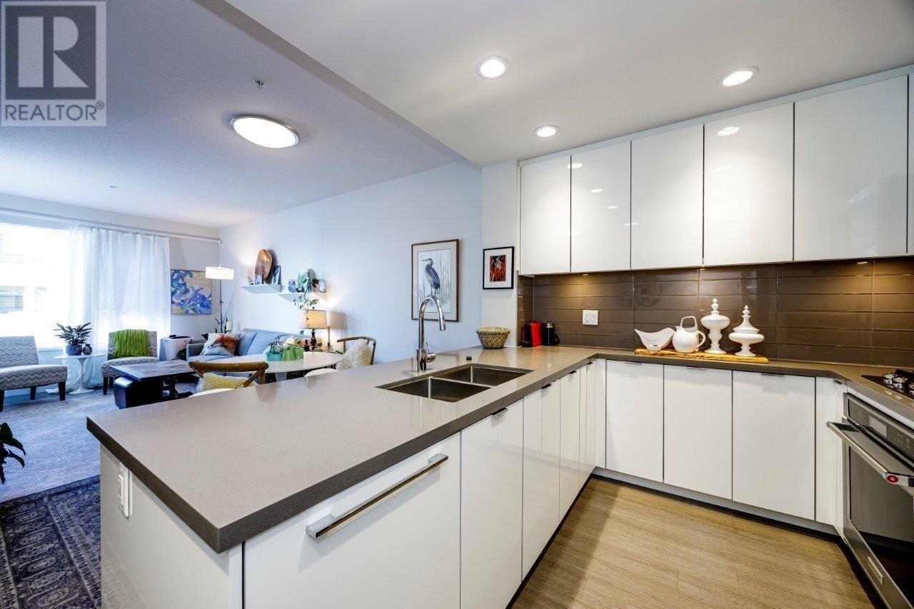 426 255 W 1st Street, North Vancouver, British Columbia  V7M 3G8 - Photo 2 - R2952561