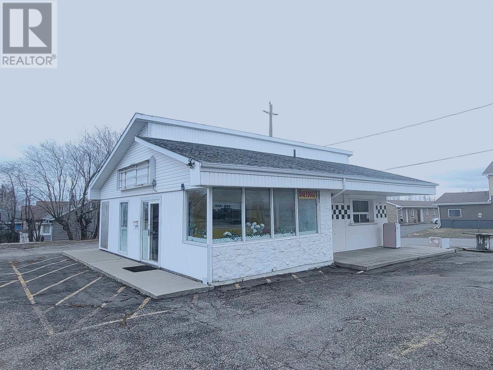 Property at 431 CUMBERLAND ST N image 5