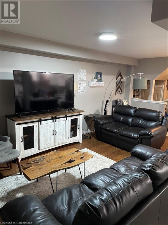 57 Cedar Street, Grimsby, Ontario  L3M 0B7 - Photo 5 - 40683101