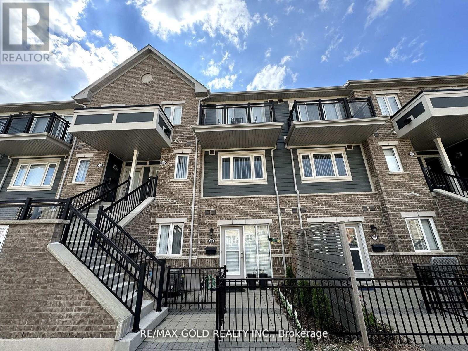 118 - 250 Sunny Meadow Boulevard, Brampton, Ontario  L6R 3Y7 - Photo 1 - W11908343