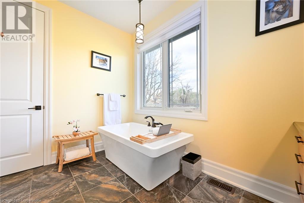 1897 Concession 8 Road W, Hamilton, Ontario  N1R 5S2 - Photo 17 - 40687572