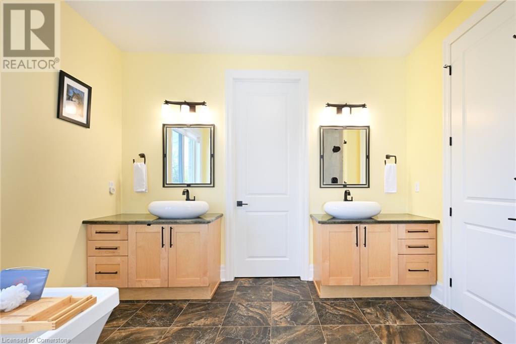 1897 Concession 8 Road W, Hamilton, Ontario  N1R 5S2 - Photo 19 - 40687572