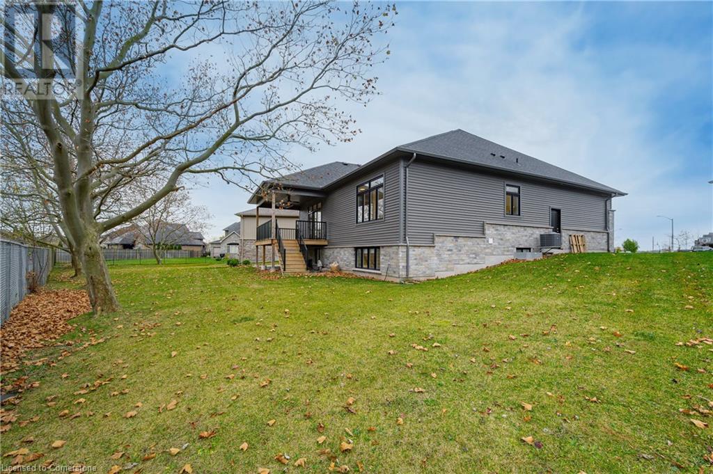 8838 Black Forest Crescent, Niagara Falls, Ontario  L2H 2Y6 - Photo 35 - 40687400