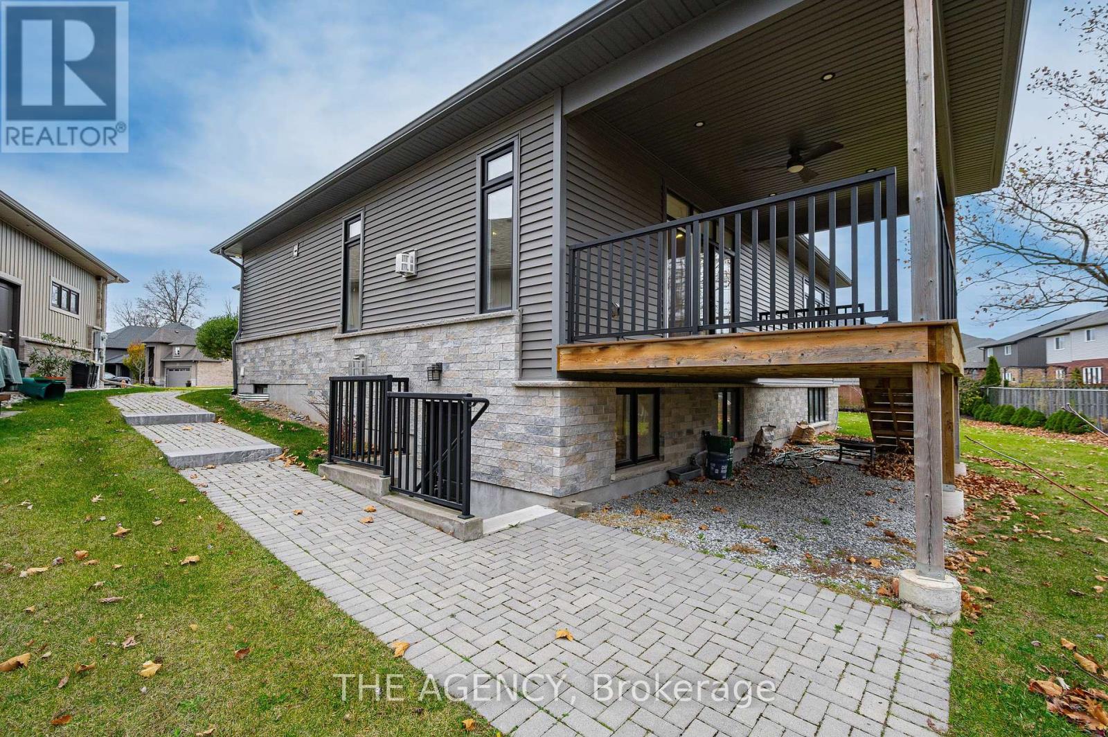 8838 Black Forest Crescent, Niagara Falls, Ontario  L2H 2Y6 - Photo 32 - X11908529