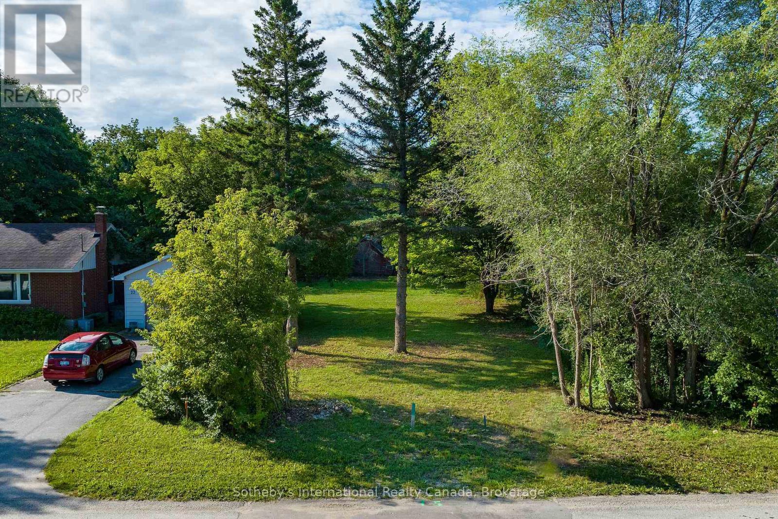 23 Nelson Street, Clearview, Ontario  L0M 1G0 - Photo 5 - S11908426