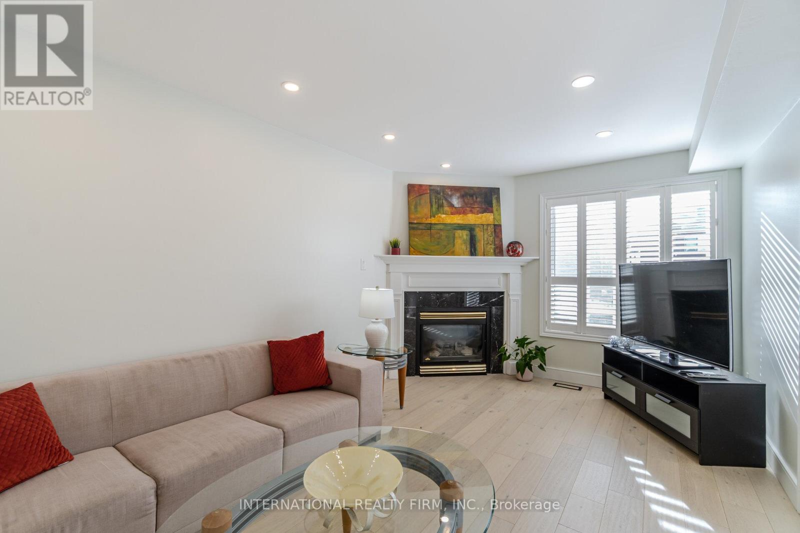 67 Rosanna Crescent, Vaughan, Ontario  L6A 3E3 - Photo 10 - N11908434