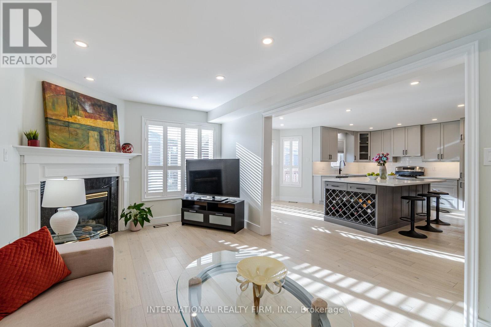 67 Rosanna Crescent, Vaughan, Ontario  L6A 3E3 - Photo 11 - N11908434