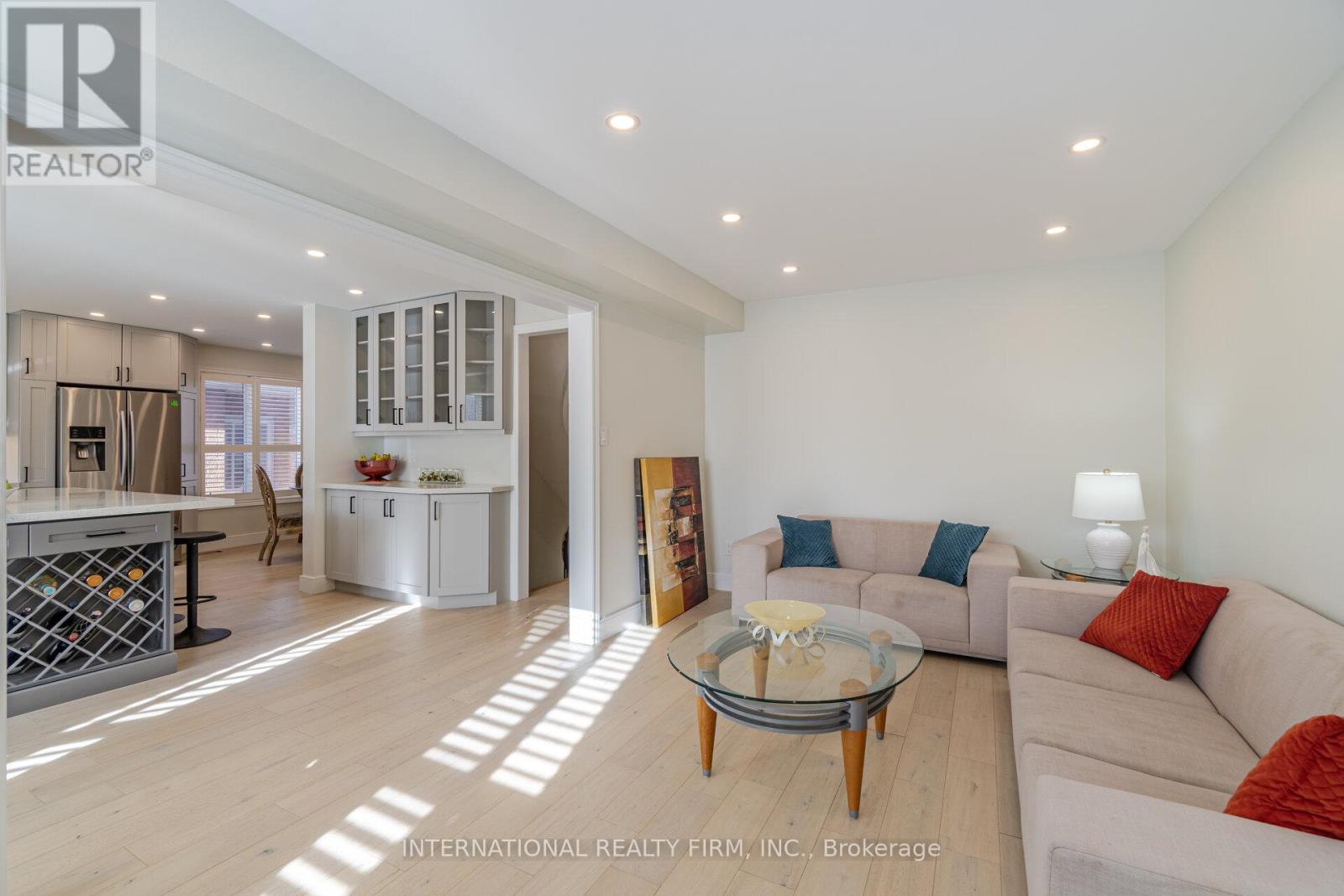 67 Rosanna Crescent, Vaughan, Ontario  L6A 3E3 - Photo 12 - N11908434