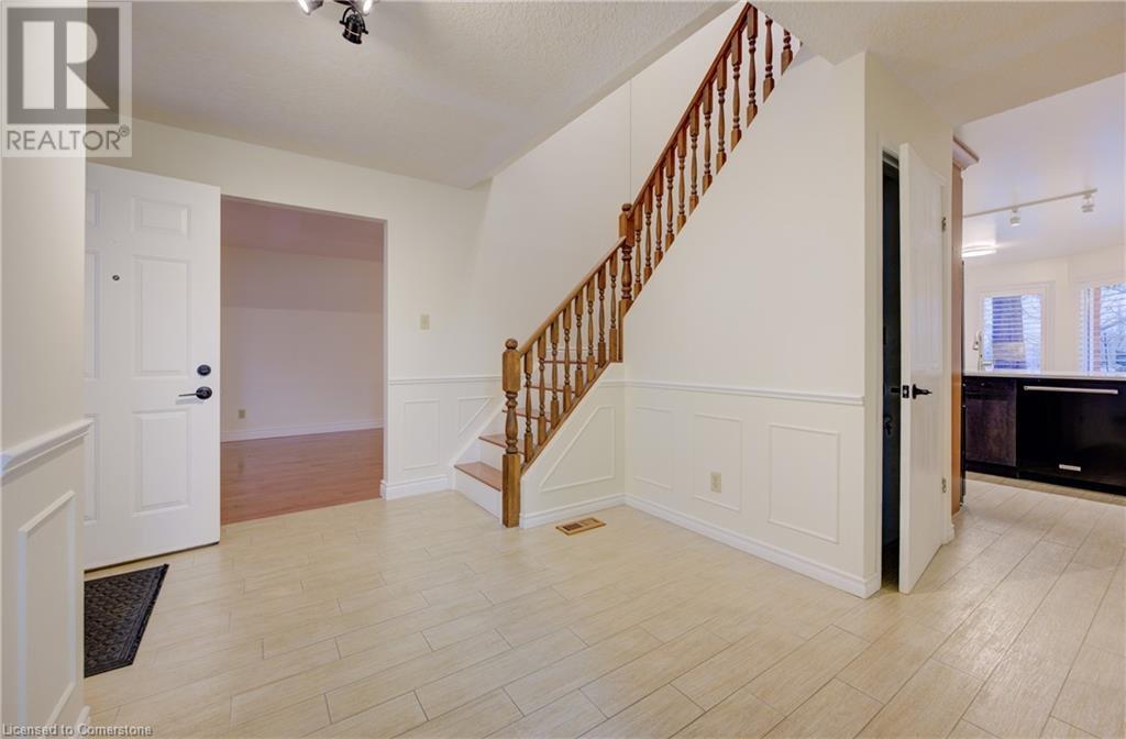 40 Linda Drive, Cambridge, Ontario  N3C 3W4 - Photo 4 - 40687127