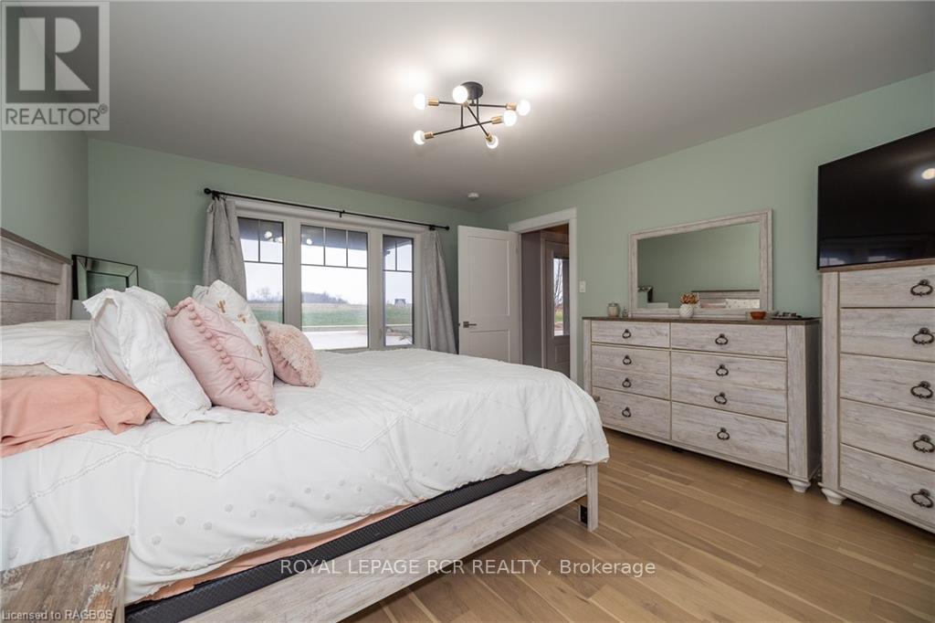 133 Hawthorn Crescent, Georgian Bluffs, Ontario  N0H 1S0 - Photo 23 - X11898878