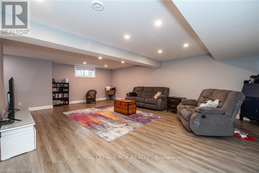 133 Hawthorn Crescent, Georgian Bluffs, Ontario  N0H 1S0 - Photo 34 - X11898878