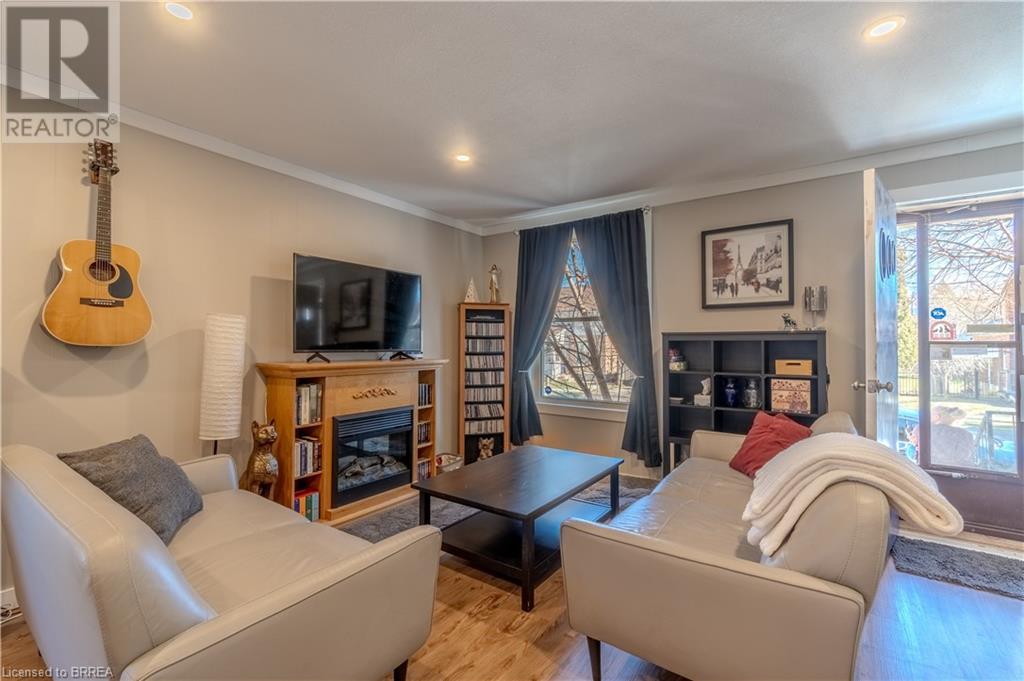 21 Wade Avenue, Brantford, Ontario  N3T 1W9 - Photo 3 - 40683090