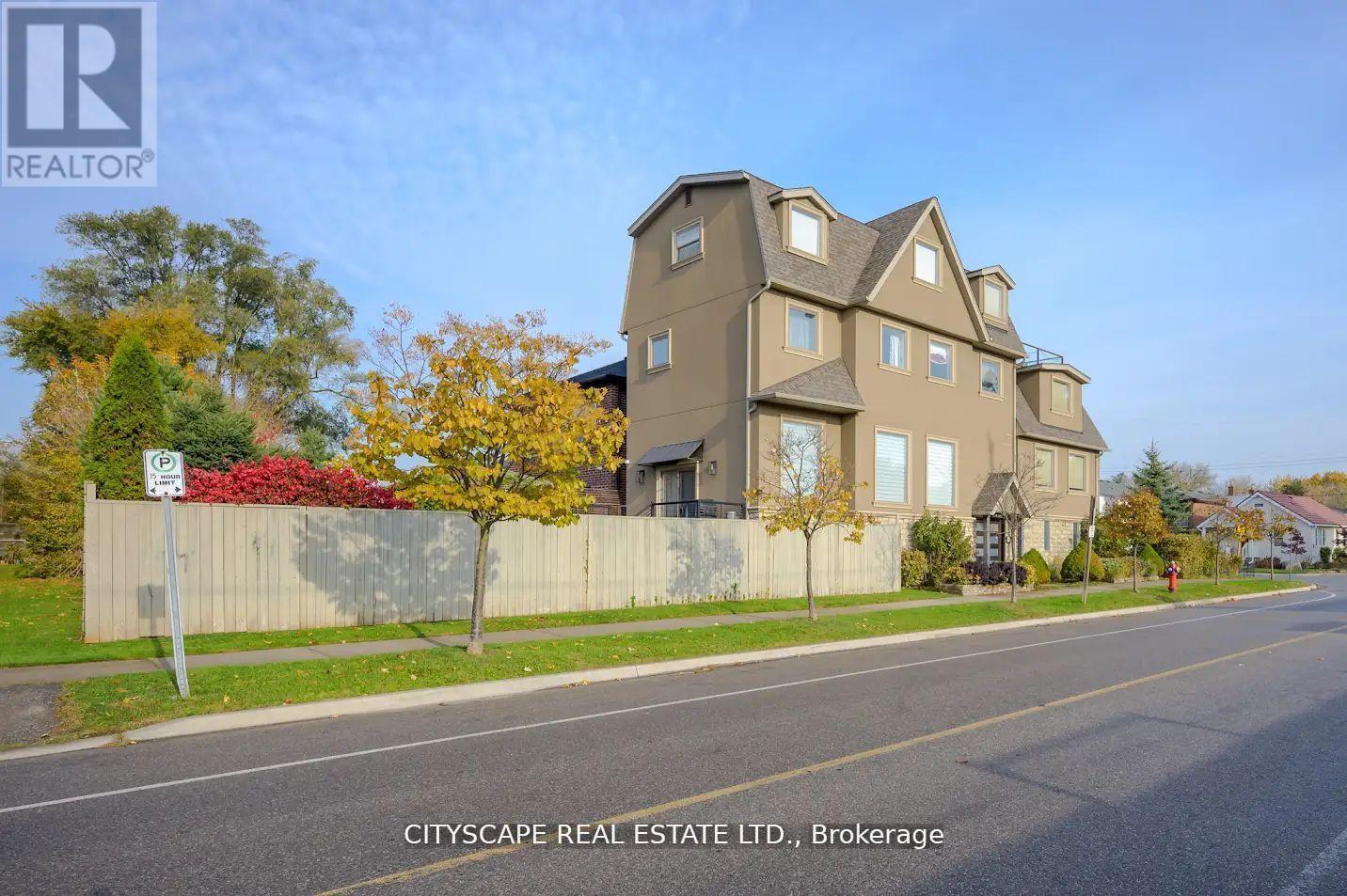 1090 Westmount Avenue, Mississauga, Ontario  L5E 1X7 - Photo 2 - W11908595