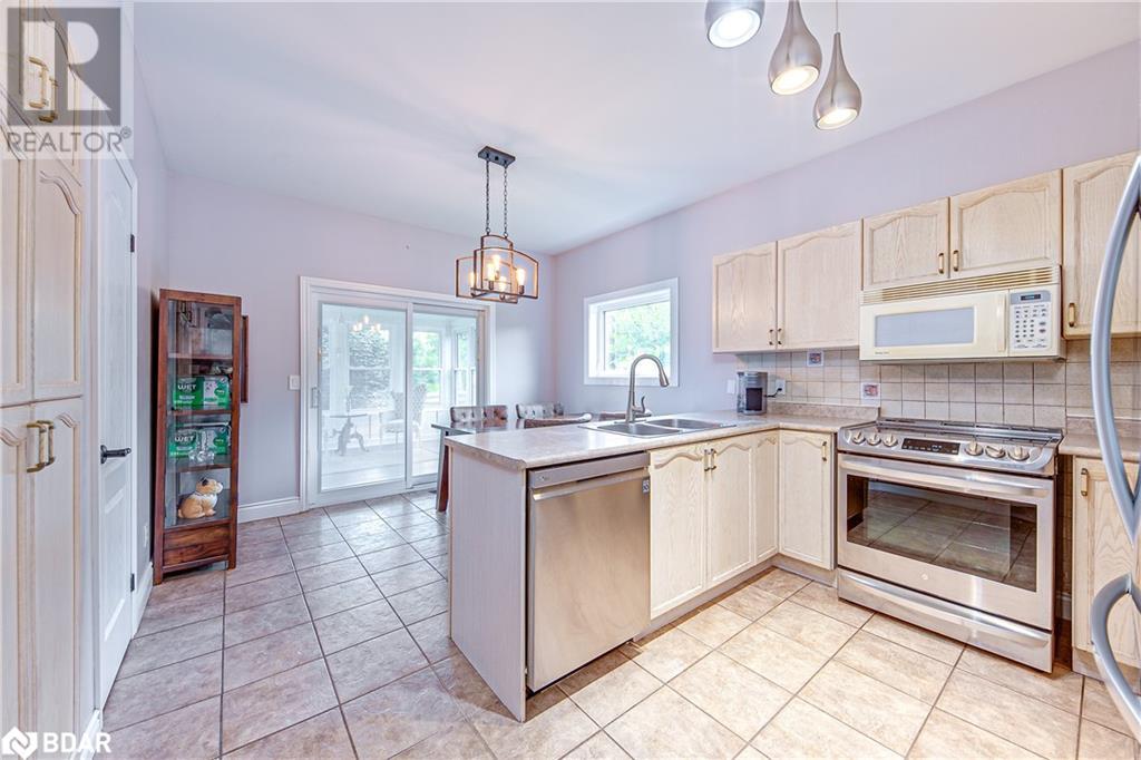 1104 Alfred Street, Innisfil, Ontario  L0L 1C0 - Photo 9 - 40687437