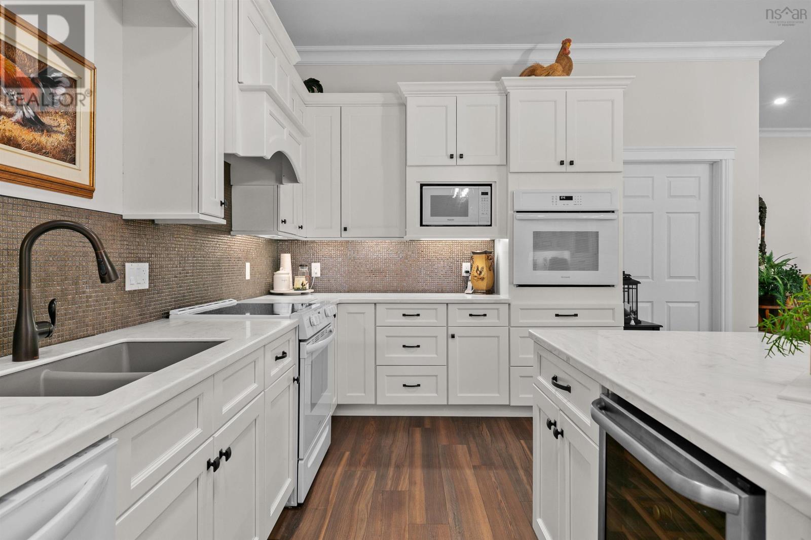 10 Swallow Point Road, Chester Basin, Nova Scotia  B0J 1K0 - Photo 12 - 202500236