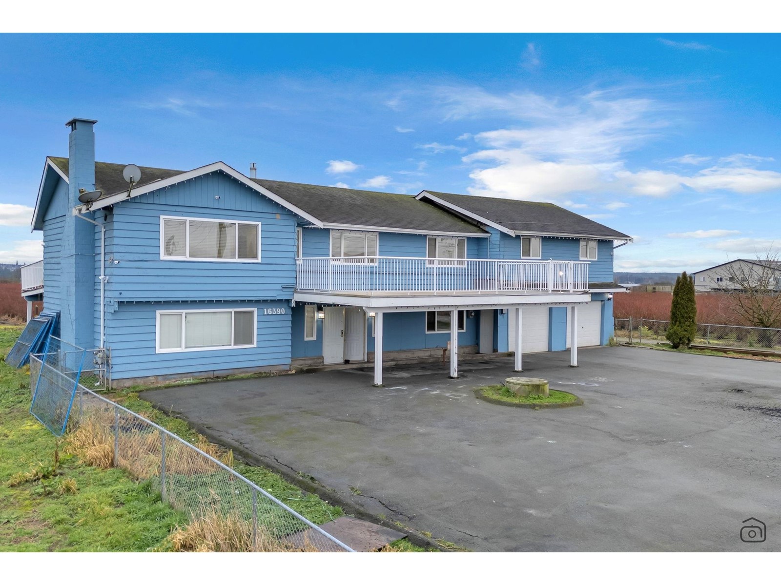 Property at 16390 48 AVENUE image 3