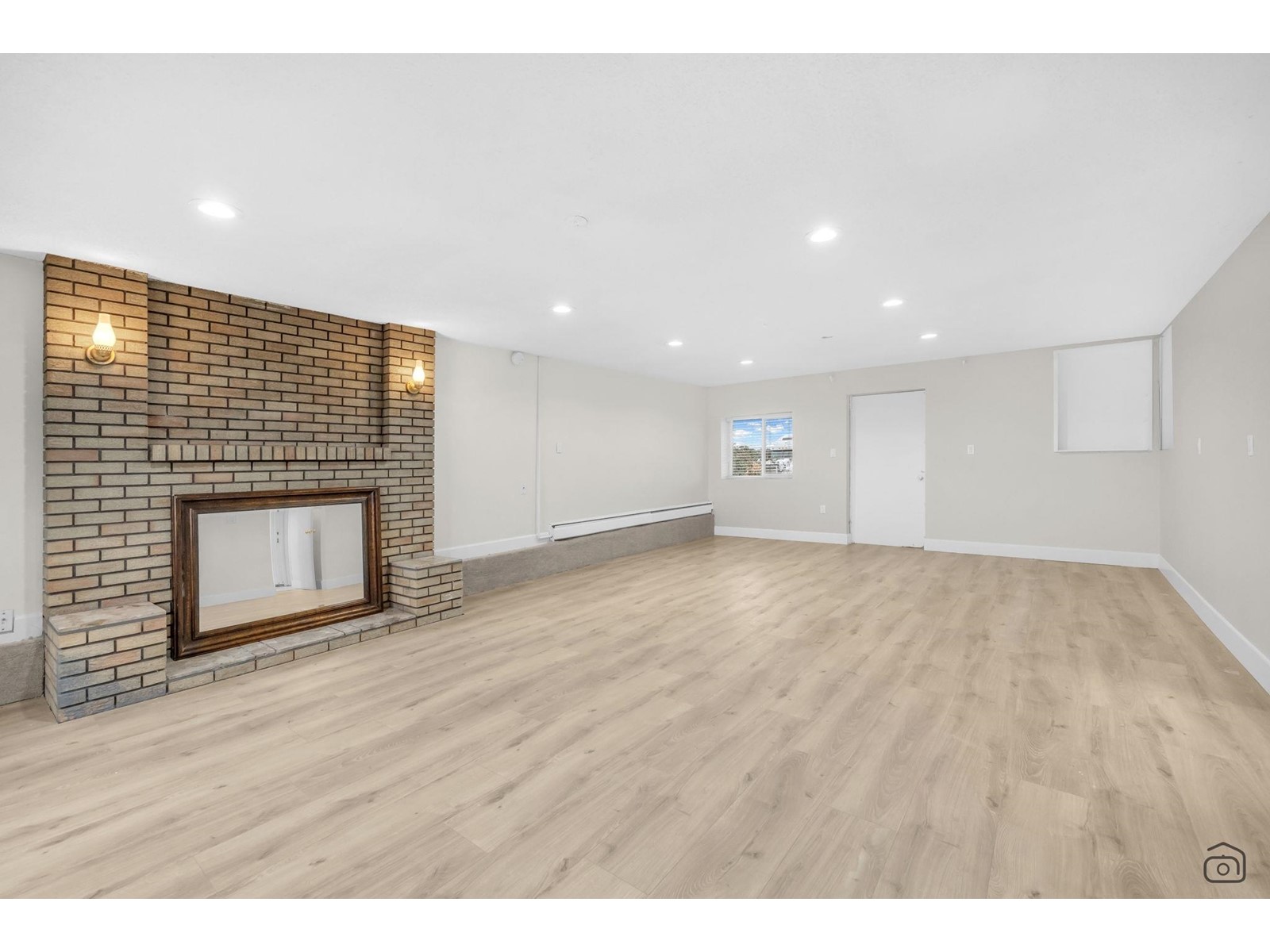 Property at 16390 48 AVENUE image 5