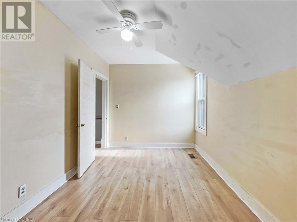 70 Victoria Street, Brantford, Ontario  N3S 3K4 - Photo 13 - 40687633