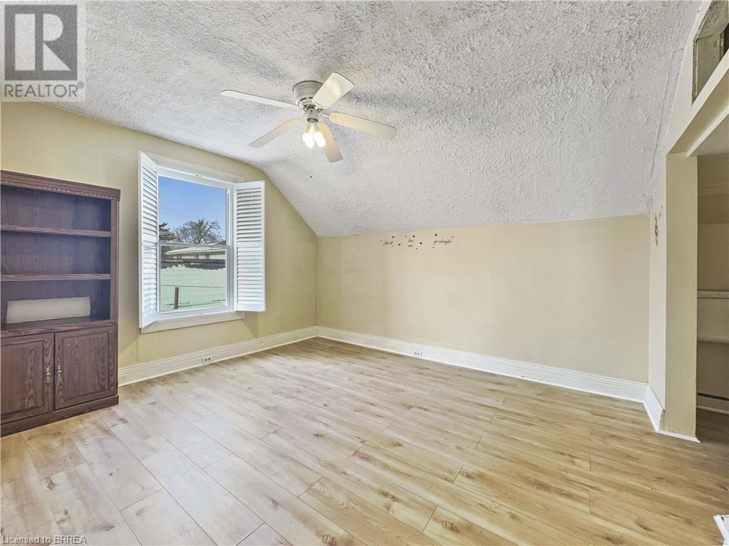 70 Victoria Street, Brantford, Ontario  N3S 3K4 - Photo 14 - 40687633