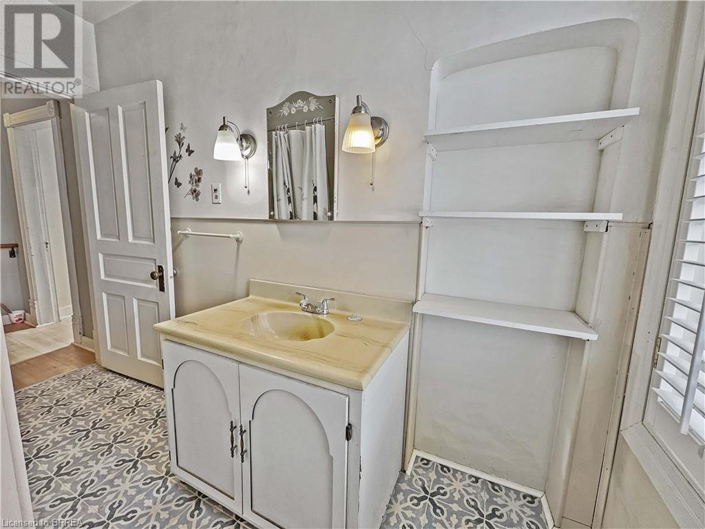 70 Victoria Street, Brantford, Ontario  N3S 3K4 - Photo 17 - 40687633