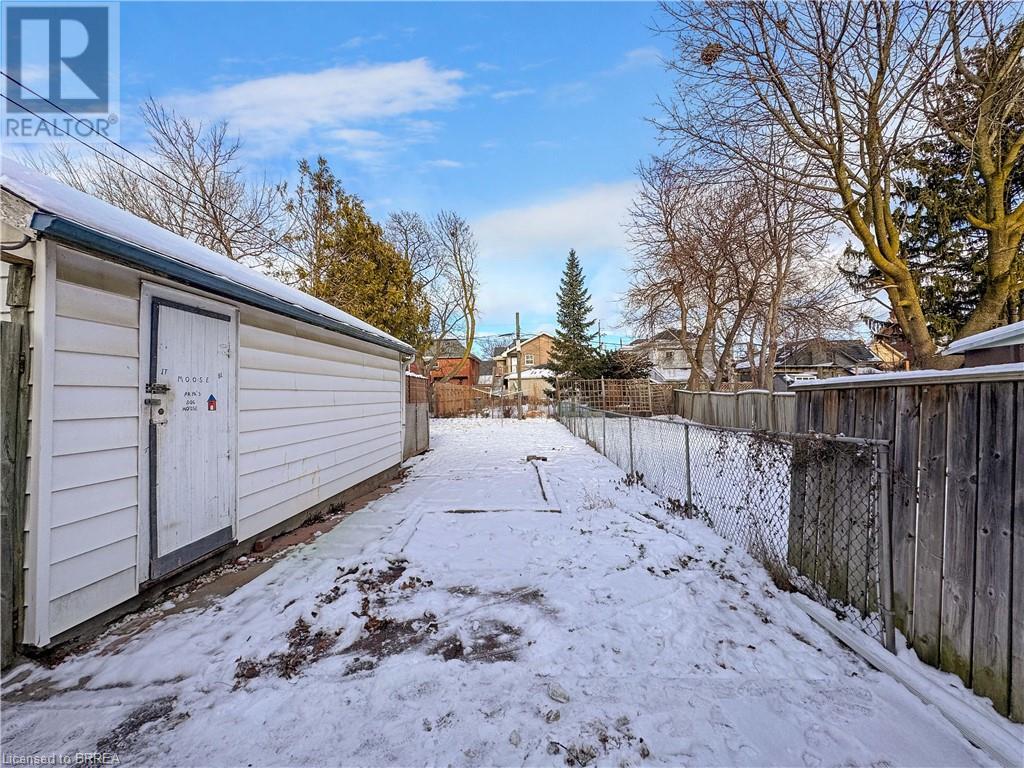 70 Victoria Street, Brantford, Ontario  N3S 3K4 - Photo 22 - 40687633