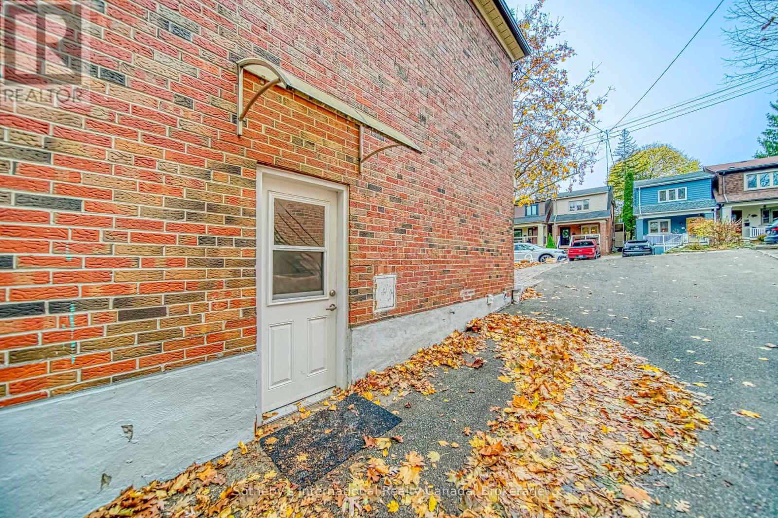 Lower - 35 Bellhaven Road, Toronto (Woodbine Corridor), Ontario  M4L 3J4 - Photo 3 - E11908940