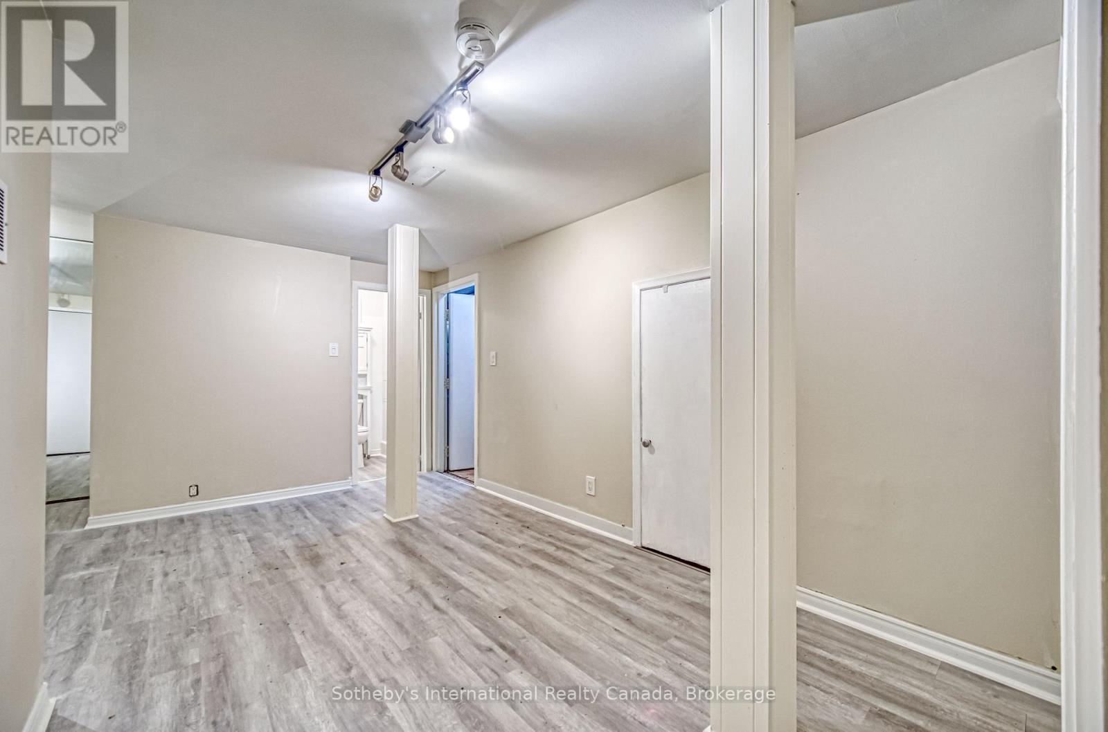 Lower - 35 Bellhaven Road, Toronto (Woodbine Corridor), Ontario  M4L 3J4 - Photo 7 - E11908940