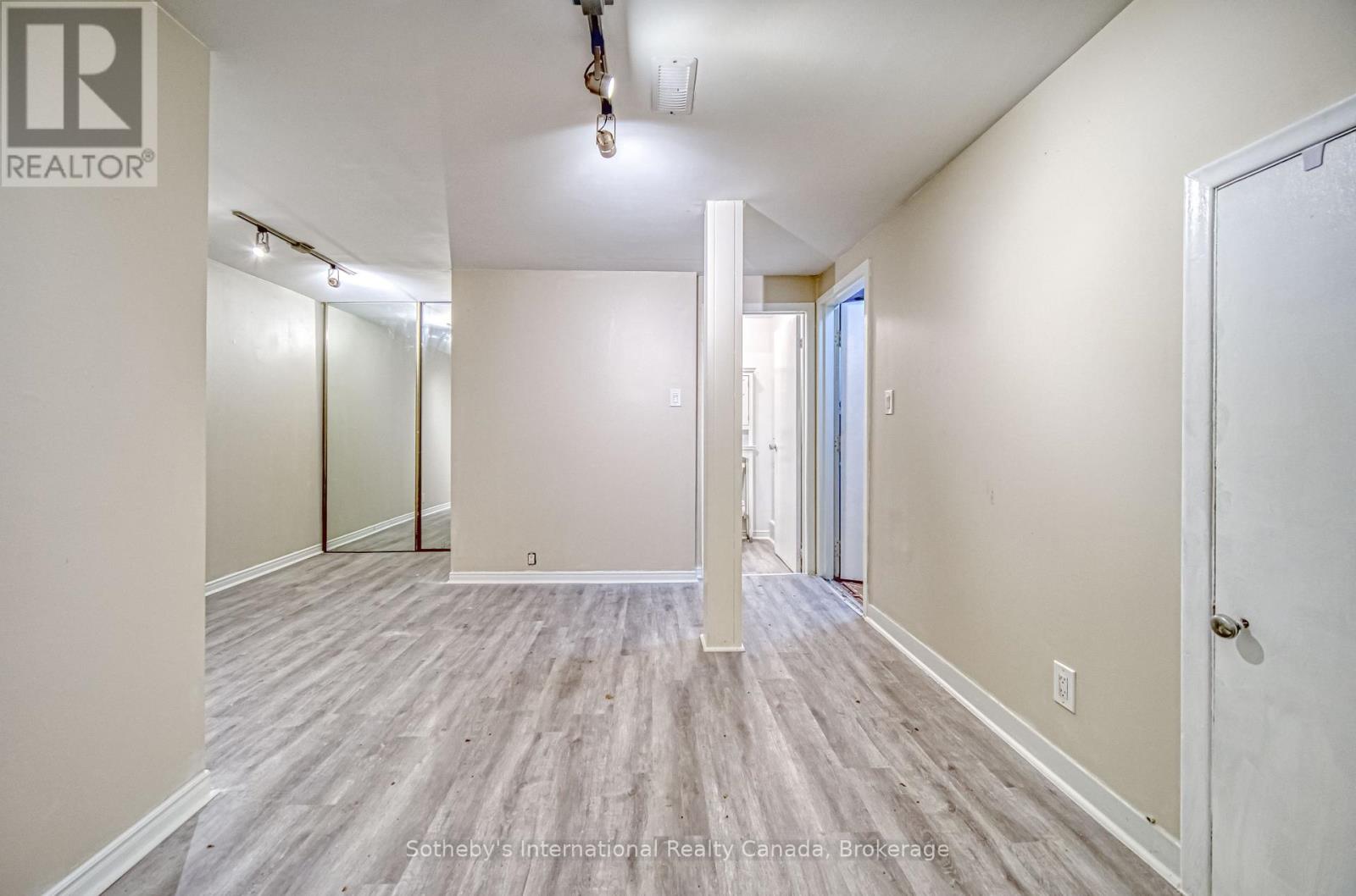 Lower - 35 Bellhaven Road, Toronto (Woodbine Corridor), Ontario  M4L 3J4 - Photo 8 - E11908940