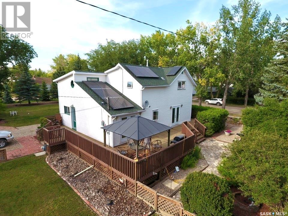 Property at 106 2nd STREET E image 1