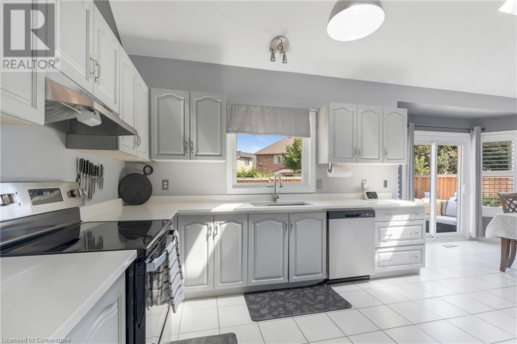 68 Riviera Ridge, Stoney Creek, Ontario  L8E 5E7 - Photo 13 - 40687885