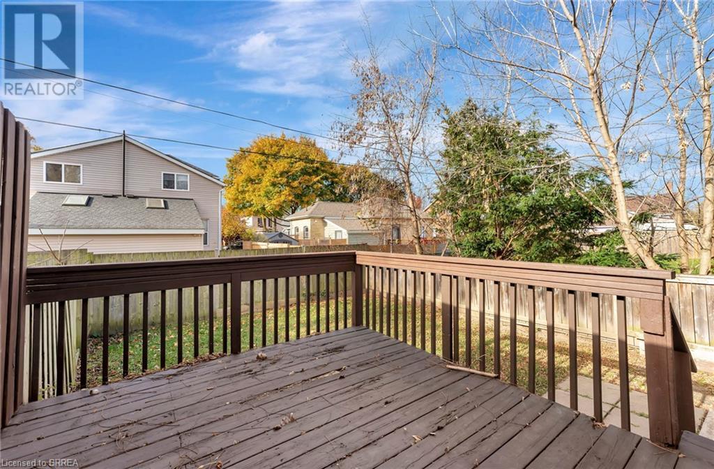 11 Rose Avenue, Brantford, Ontario  N3S 2M1 - Photo 15 - 40674367