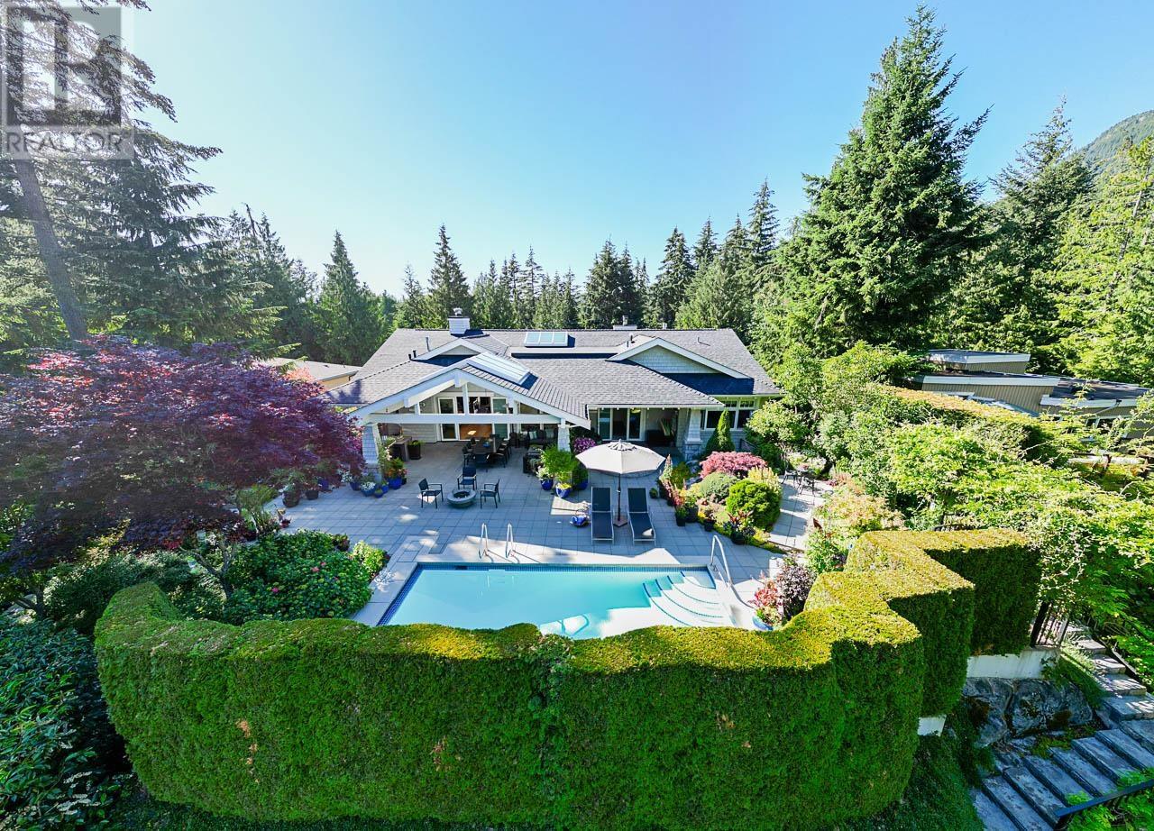 4696 Woodgreen Drive, West Vancouver, British Columbia  V7S 2V5 - Photo 2 - R2952645