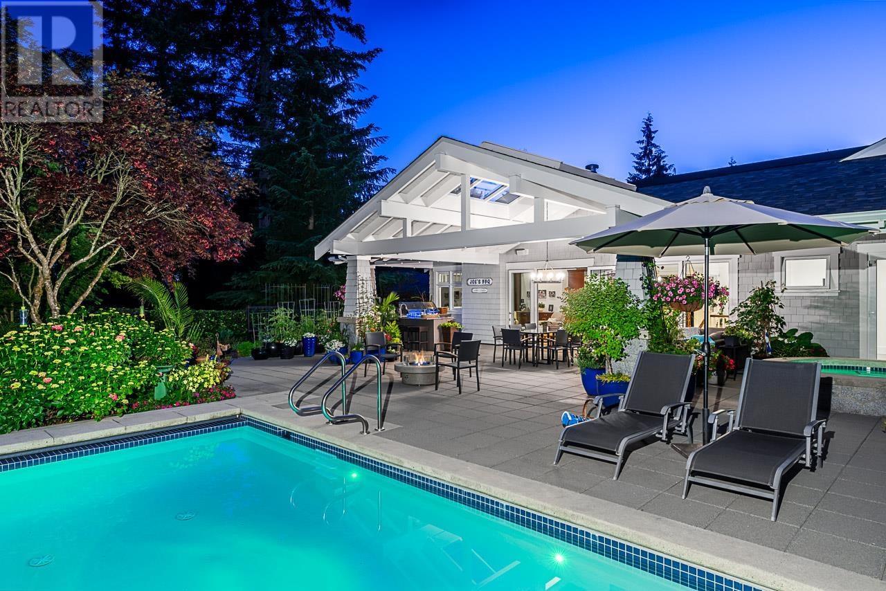 4696 Woodgreen Drive, West Vancouver, British Columbia  V7S 2V5 - Photo 3 - R2952645