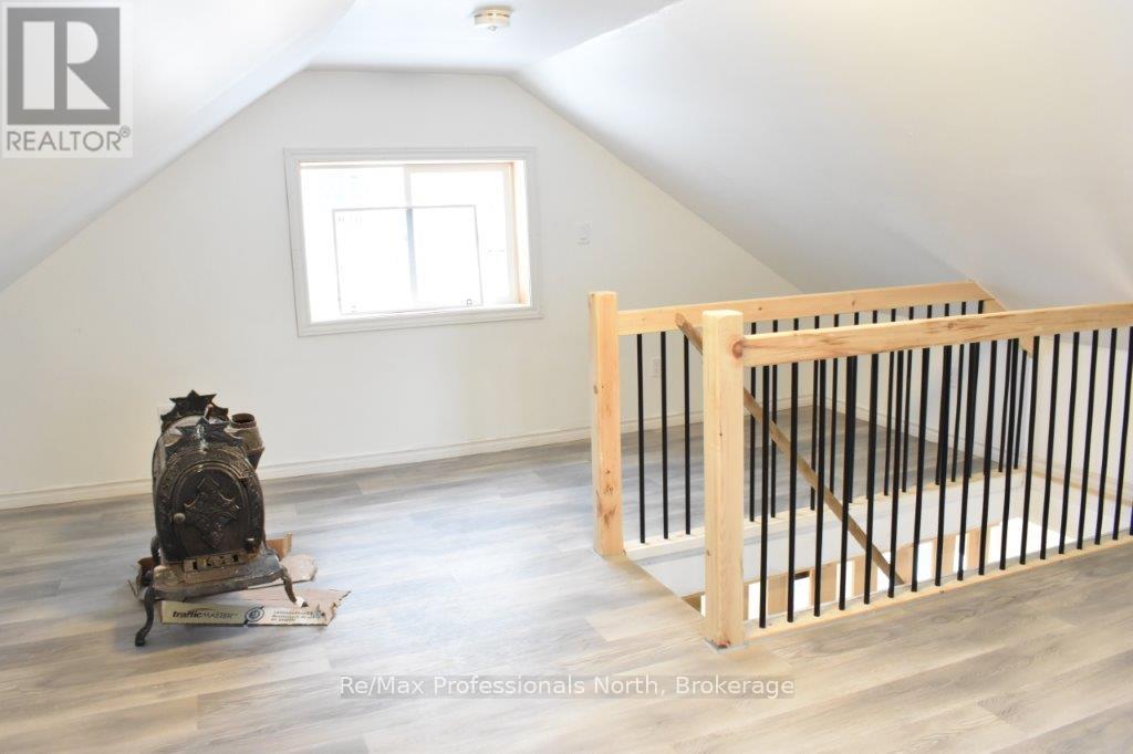 512 Mountain Street, Dysart Et Al, Ontario  K0M 2K0 - Photo 14 - X11909097