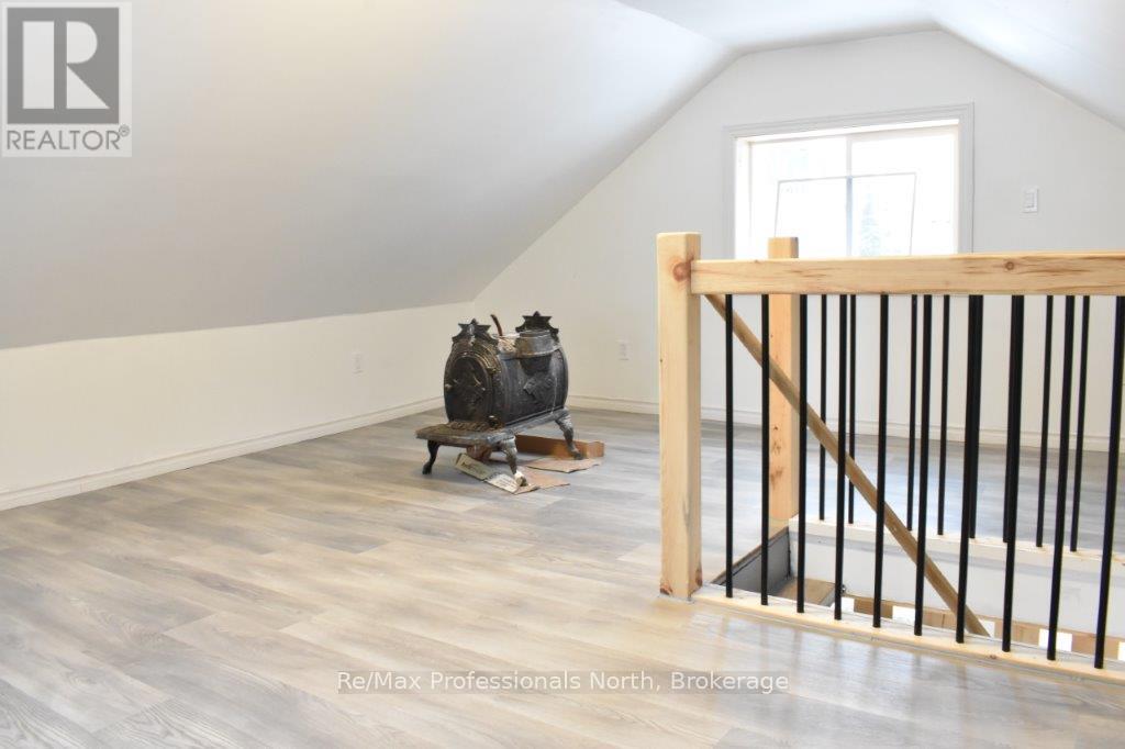 512 Mountain Street, Dysart Et Al, Ontario  K0M 2K0 - Photo 15 - X11909097