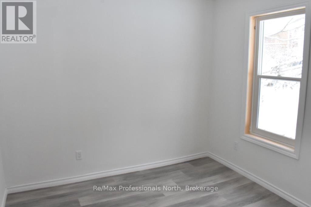 512 Mountain Street, Dysart Et Al, Ontario  K0M 2K0 - Photo 7 - X11909097