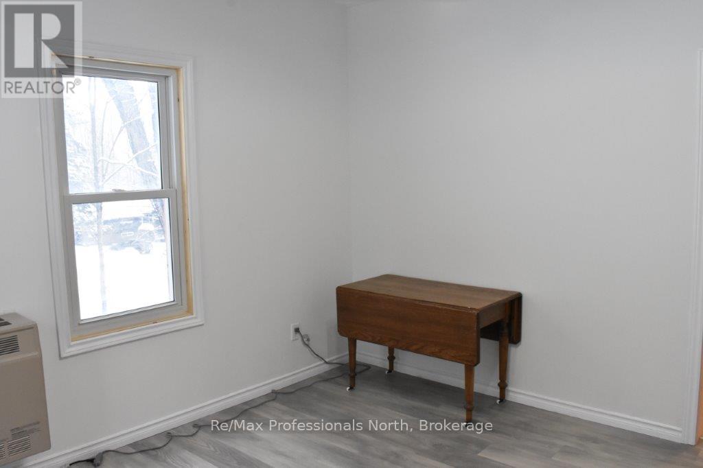 512 Mountain Street, Dysart Et Al, Ontario  K0M 2K0 - Photo 9 - X11909097