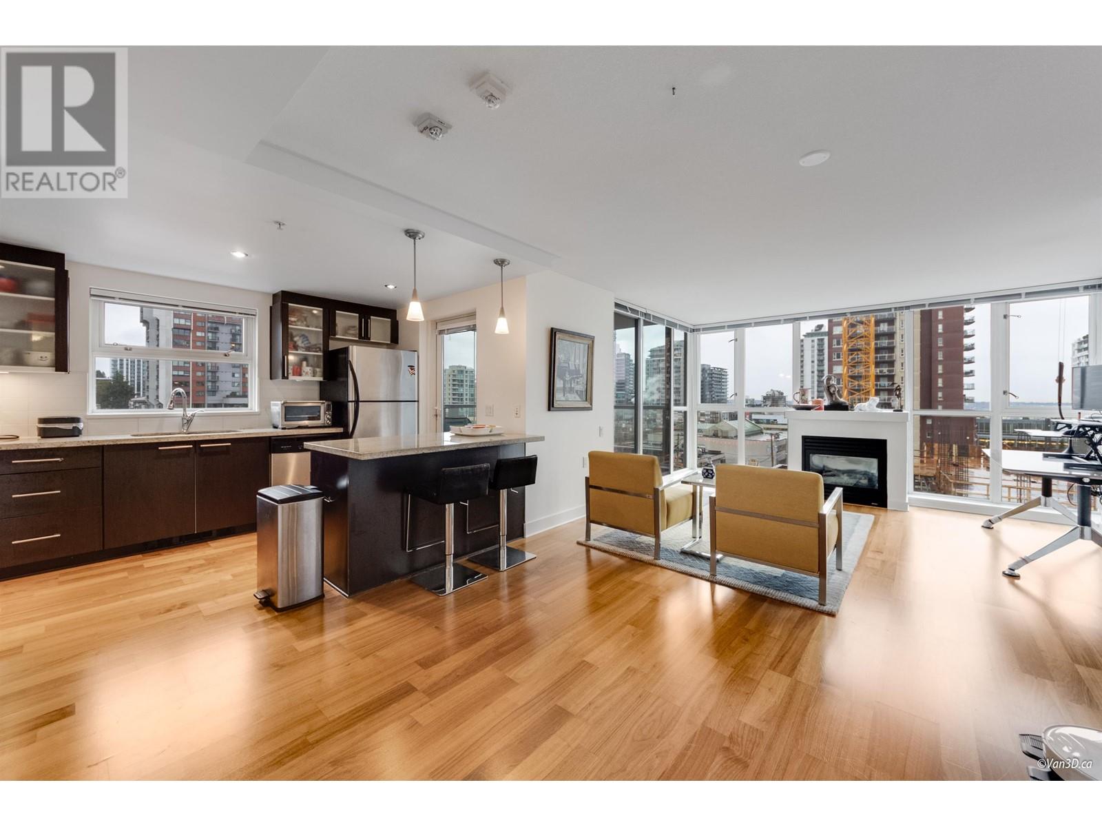 701 121 W 16th Street, North Vancouver, British Columbia  V7M 1T3 - Photo 1 - R2952598