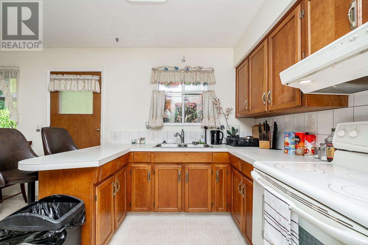 605 Midvale Street, Coquitlam, British Columbia  V3J 6L7 - Photo 14 - R2952163