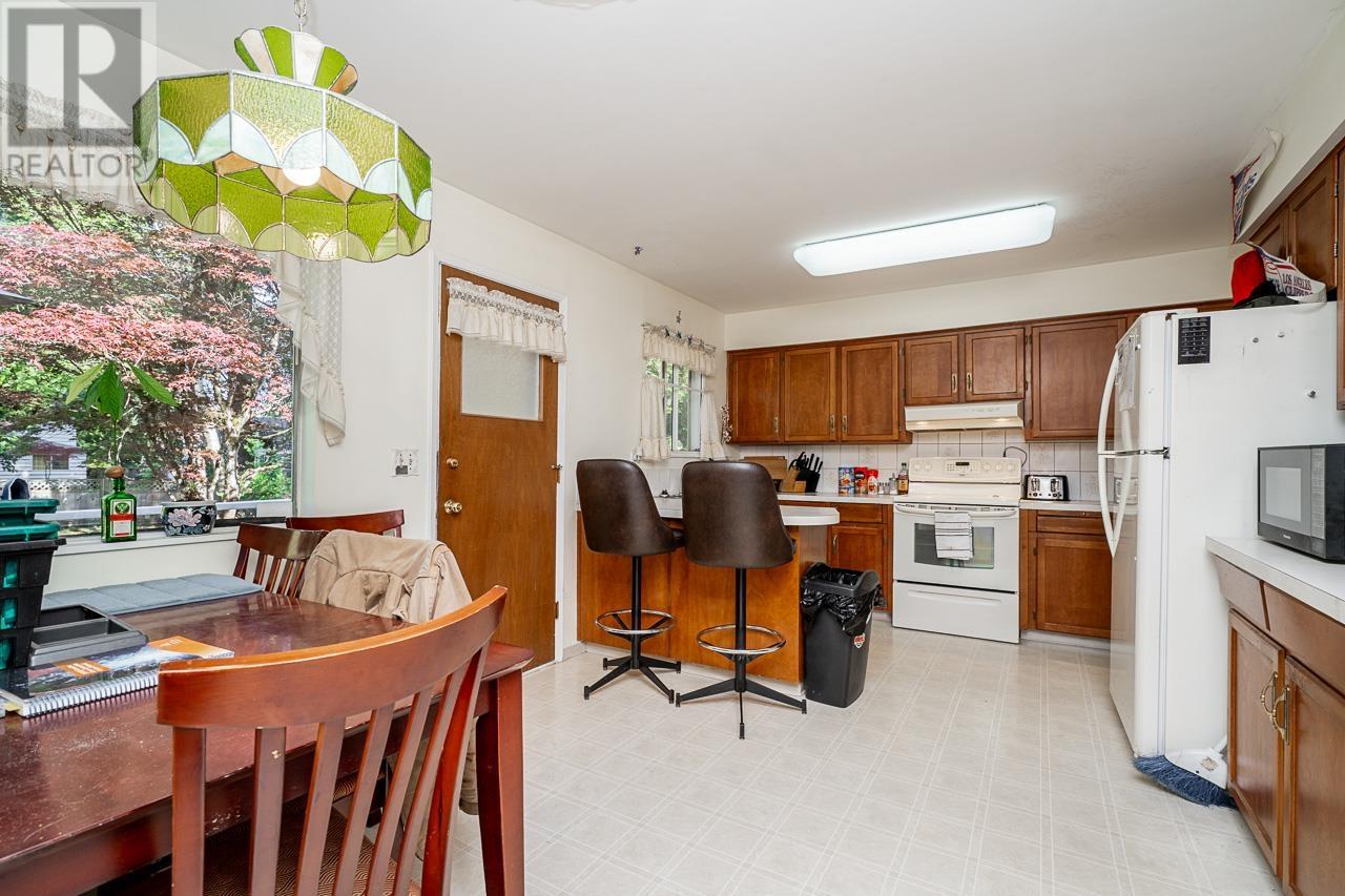 605 Midvale Street, Coquitlam, British Columbia  V3J 6L7 - Photo 11 - R2952163
